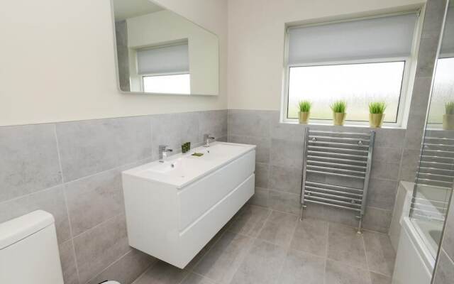 Wollaton House - Fabulous 5 bed house Nottingham