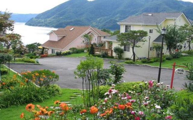 Cheongpoong Bluming Days