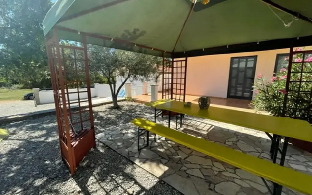 Appealing Apartment With Garden