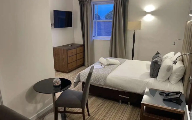 The George Hotel