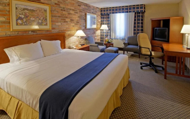 Holiday Inn Express Toronto East - Scarborough by IHG