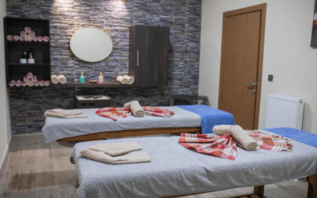Mourouj Gloria White Palace Hotel & SPA