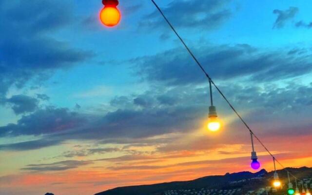 Kemancı Suites & Restaurant & Beach