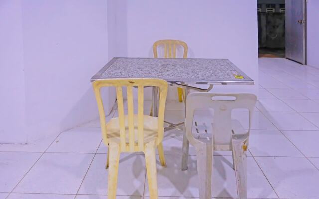 OYO 92585 Smiley 999