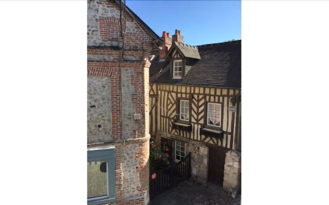 Maison de ville Lumineuse et Charmante