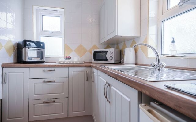 Rose Cottage - 3 Bed Cottage - New Hedges - Tenby