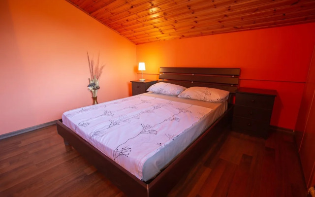 Satori Hut - Hostel