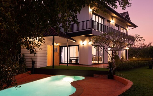 Peaceful 8br Two Pool Panoramic Twin