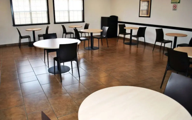 Microtel Inn and Suites Toluca