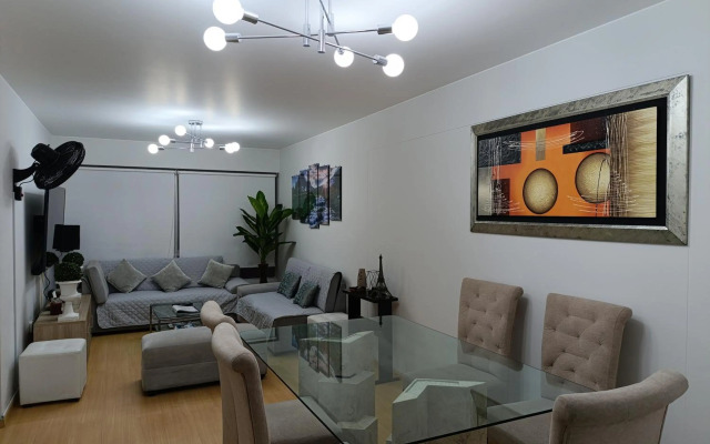MIRAFLORES APART-10Beds-11Persons-Pool-Grill-1Garage