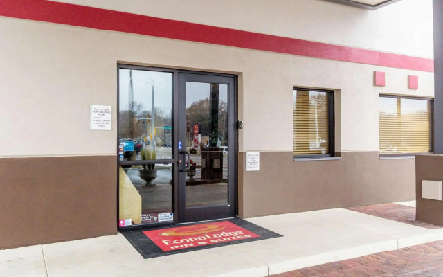 Econolodge Inn & Suites