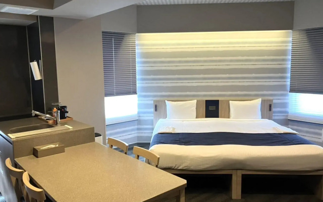 MONday Apart Premium GINZA SHINTOMICHO