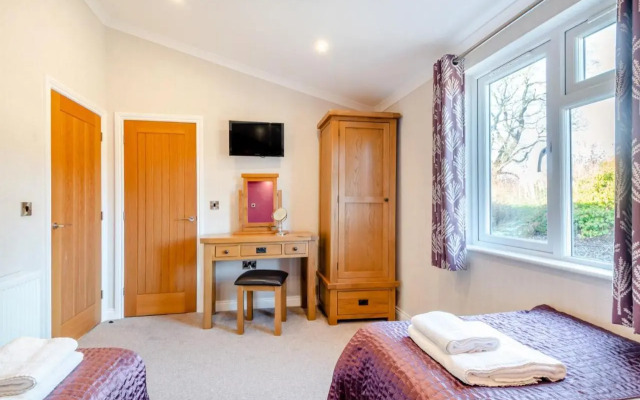 Nunland Hillside Lodges