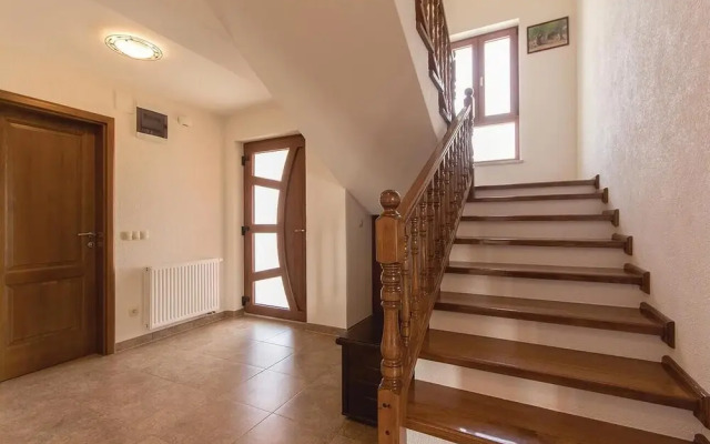 Awesome Home in Vodnjan With Wifi and 3 Bedrooms
