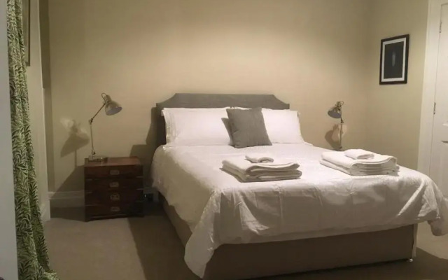 Number 6 Narrow Water Castle