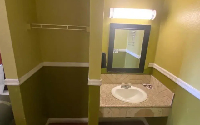 SimpleStay Suites - San Bernardino