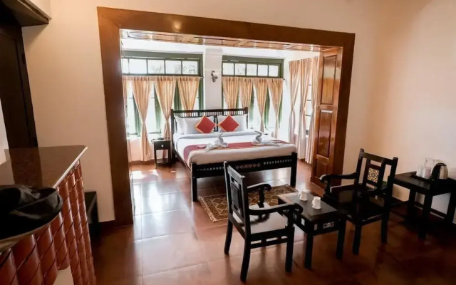 Lakefront Home Hotel