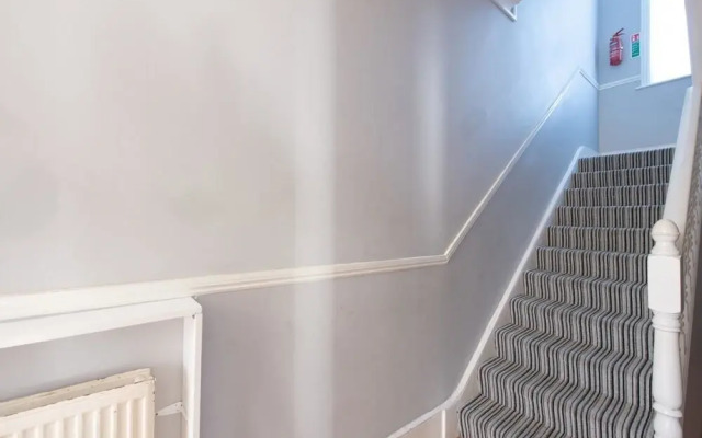 Dapah Apartments - Lea Bridge