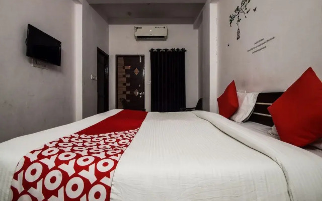 OYO 18738 Hotel Saniya