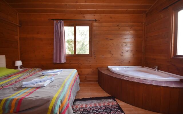 Villa Belize 2 by Helaltatilvillari