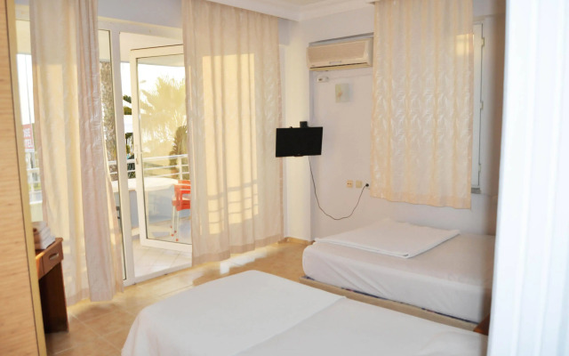 Rose Hotel