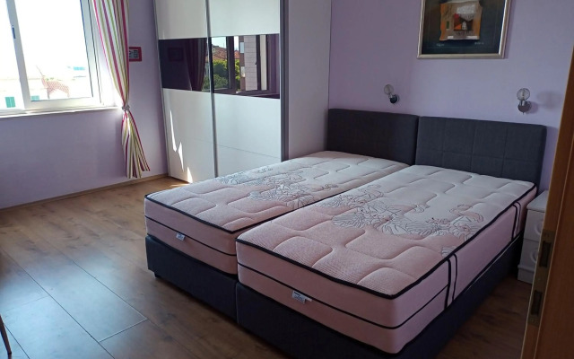 Apartment Port View-5 min from center