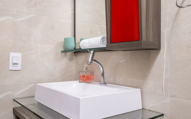 Linda casa de 2 andares c/churrasq RJG011