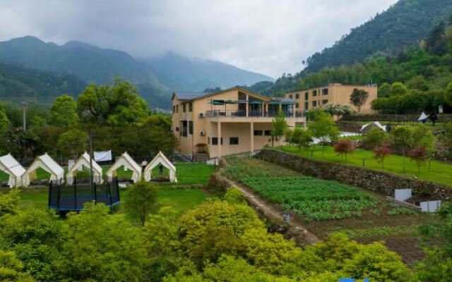 Yincaolu Zuoqin Youshu Homestay (Yuping Ancient Village Branch)