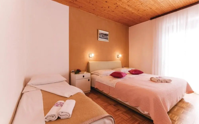 Awesome Home in Vlasici With Wifi and 1 Bedrooms
