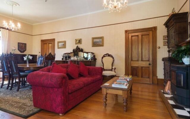 Sussex House Bed & Breakfast