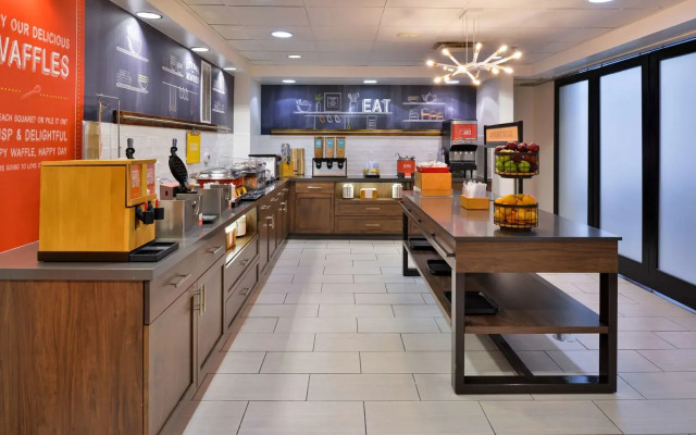Hampton Inn & Suites Las Vegas Airport