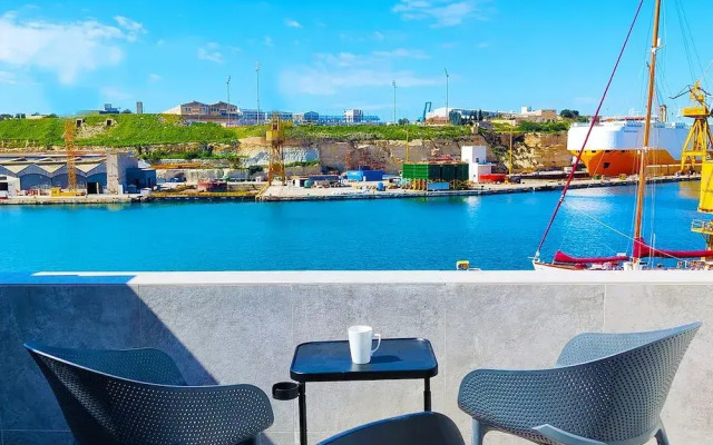 Savynomad Harbour Residences Bormla