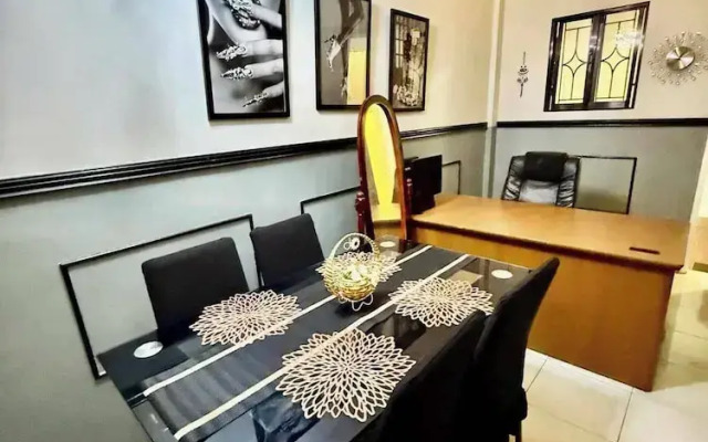 Axon Cozy Modern House #G Near The Walking Street