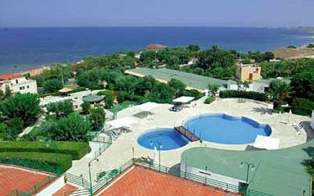 Costa Tiziana Resort