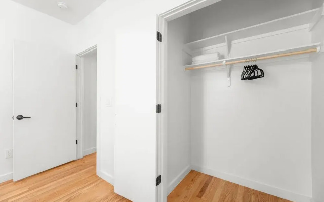 East Austin Condo - 2 Bedrooms & Parking
