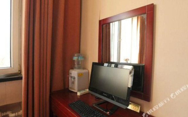 Super 8 Hotel by Wyndham Qianmen CaiShiKou Subway Station