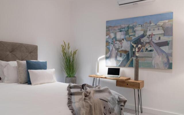 Eleven, Boutique luxury house & garden