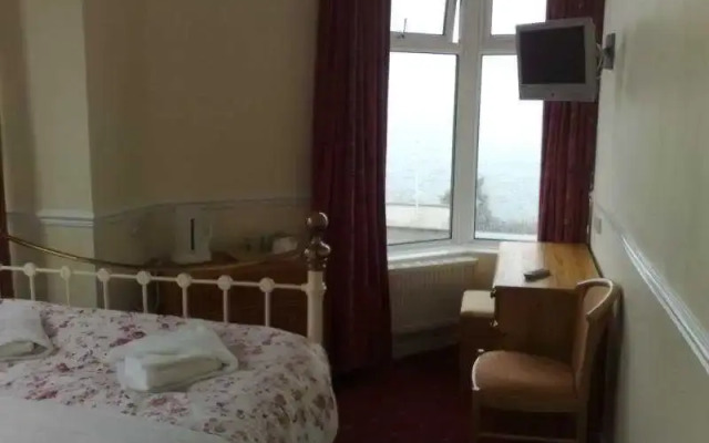 Waters Edge Hotel