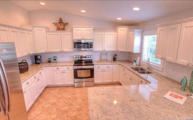 Hawaiian Tide Apartment 3