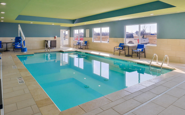 Holiday Inn Express & Suites Kansas City - Lee's Summit by IHG