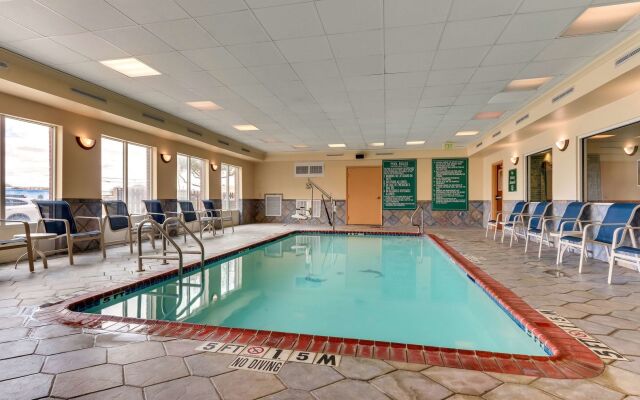 Comfort Inn & Suites