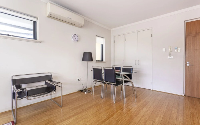 Outram St Apartment