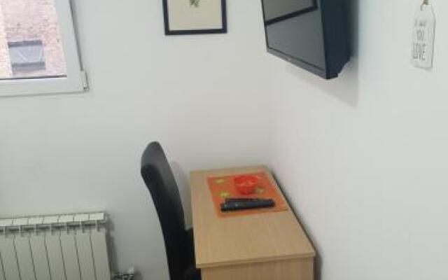 Apartments & rooms Left River