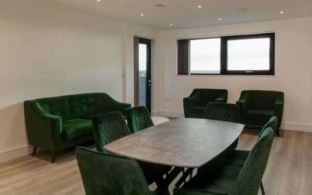 Charles Hope Apartments - Brentford