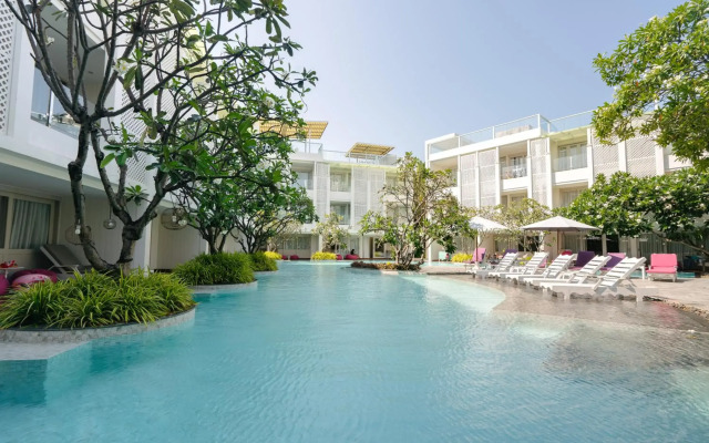 The Sea - Cret Hua Hin