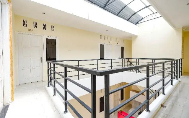 Wisma Fortuna Syariah by OYO Rooms