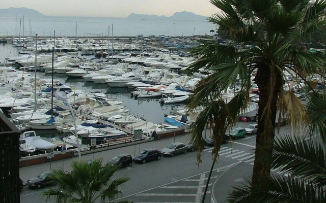 Caracciolo 10