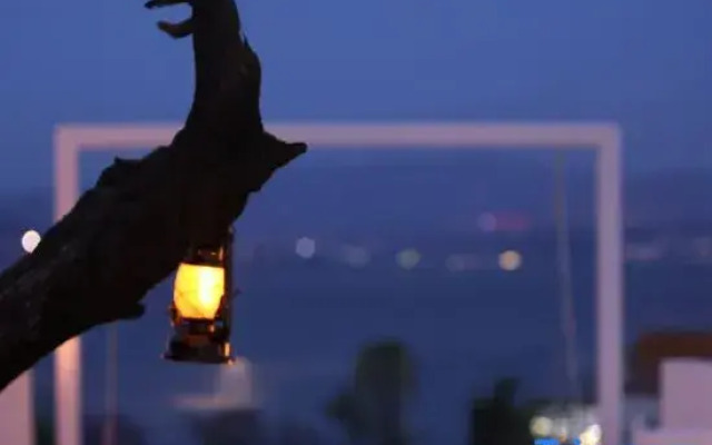 Picking up the light outside · Manhai Yunshe