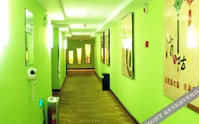 Wanjia Chain Hotel Tengzhou Railway Station