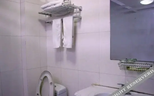 Donghai Business Hotel